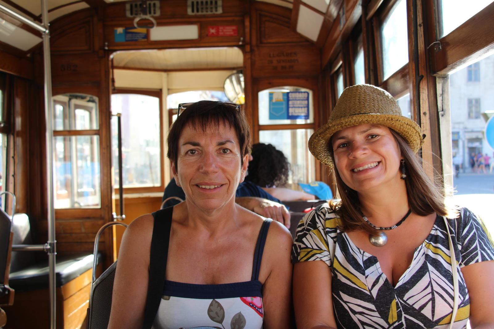AnneSo et AnneMarie dans le bus