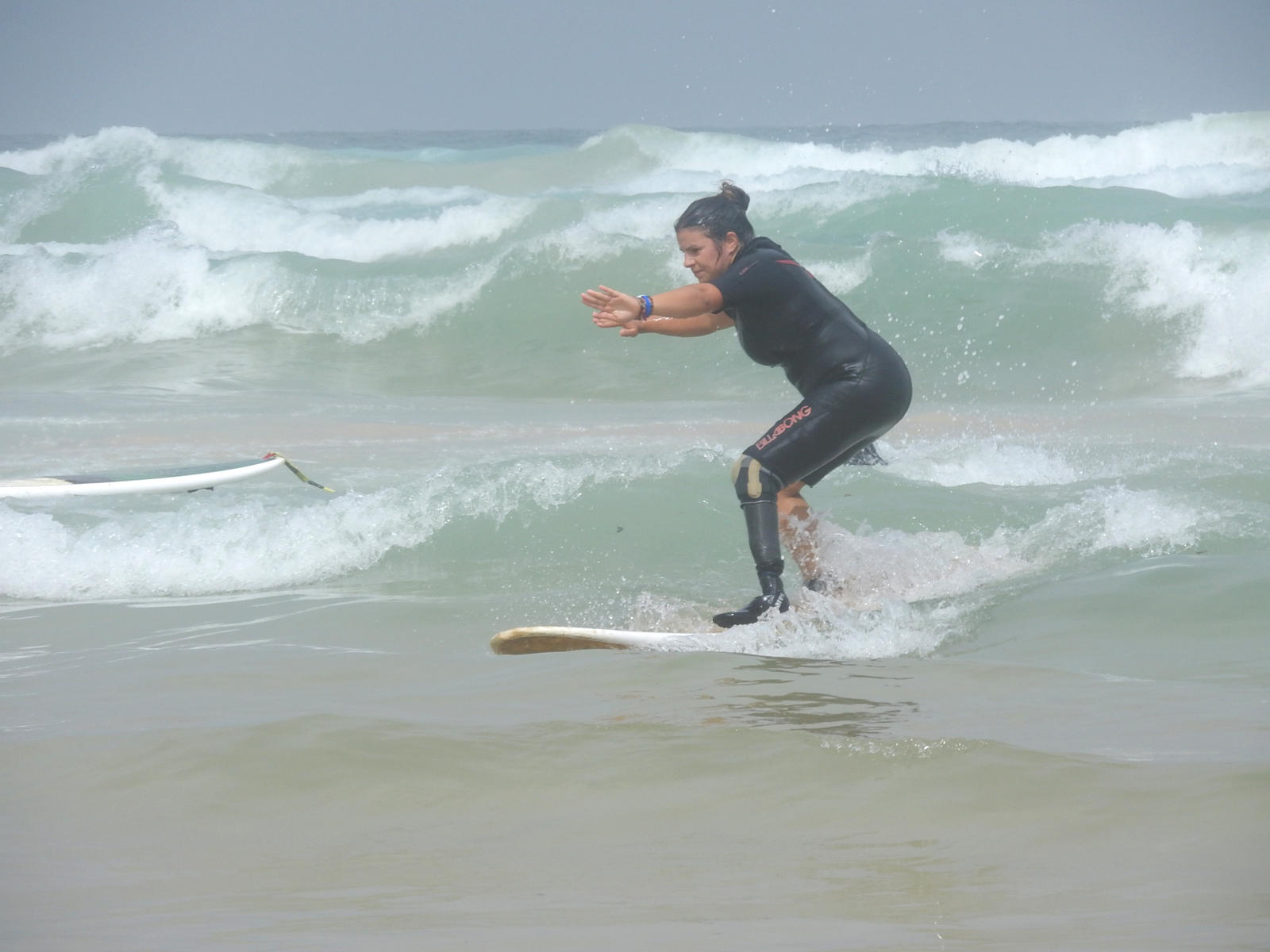 AnneSo sur son surf